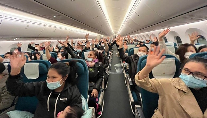 First repatriation flights for Vietnamese from Ukraine to arrive in Hanoi today